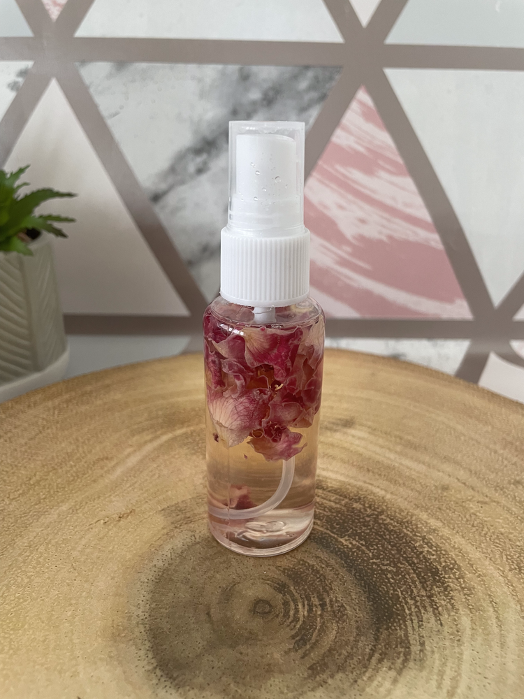 My skin is glowing and plump - Hydration Facial Rose Water